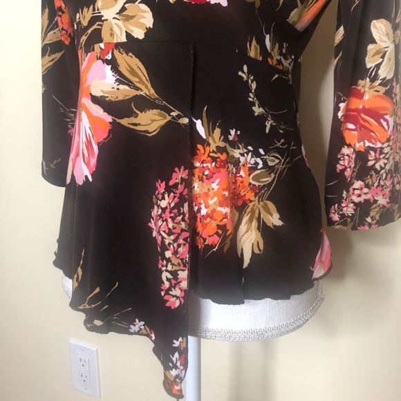 Beautiful Floral Vol 1 Blouse (fits like a medium) - Picture 3 of 6